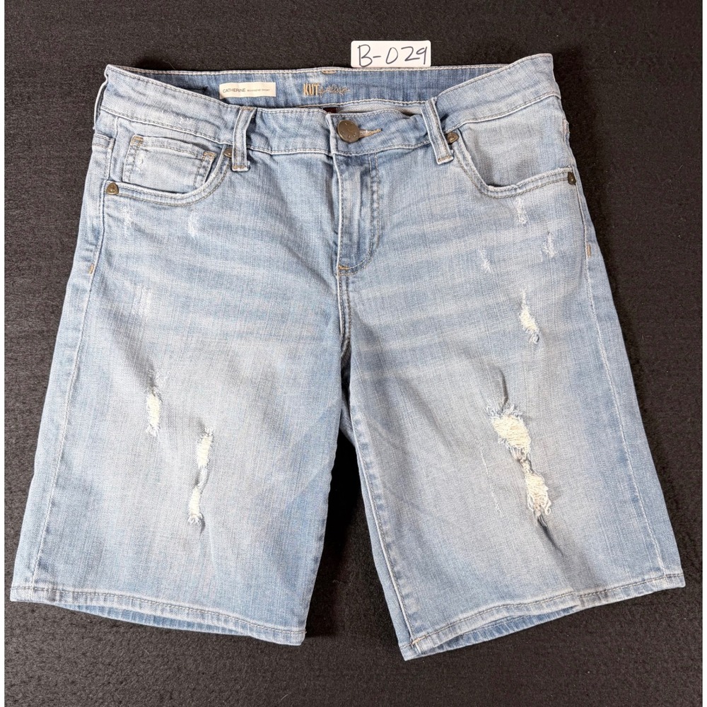 KUT from the Kloth Catherine Boyfriend Shorts Light Wash Distressed Denim Size 6